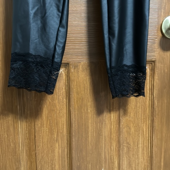 Torrid Faux Leather Lace Leggings Size 2 - Picture 3 of 5